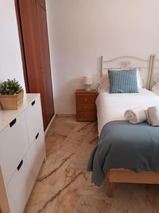 סביליה Apartamento Puerta Real מראה חיצוני תמונה