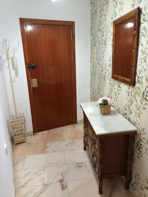 סביליה Apartamento Puerta Real מראה חיצוני תמונה